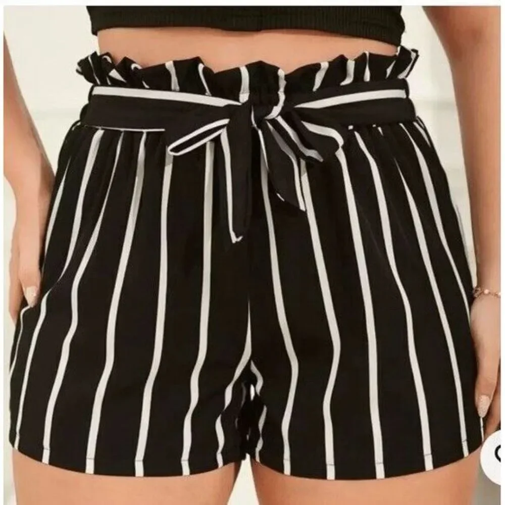 Shein black & white striped‎ crop-top outfit Size Medium